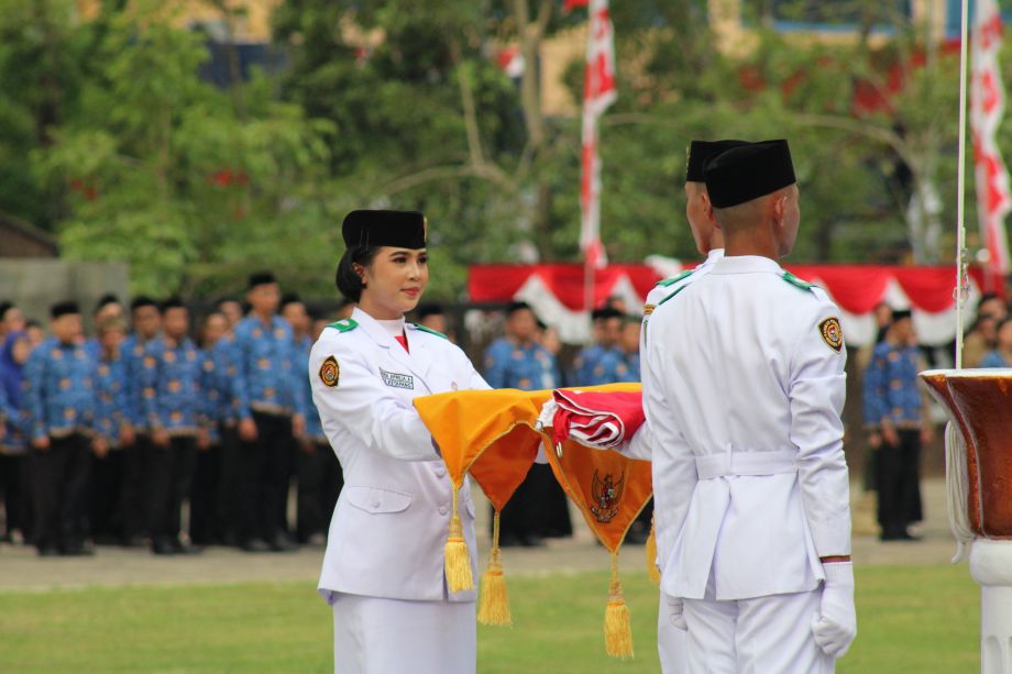 Upacara Penurunan Bendera Peringatan HUT Kemerdekaan RI ke-79